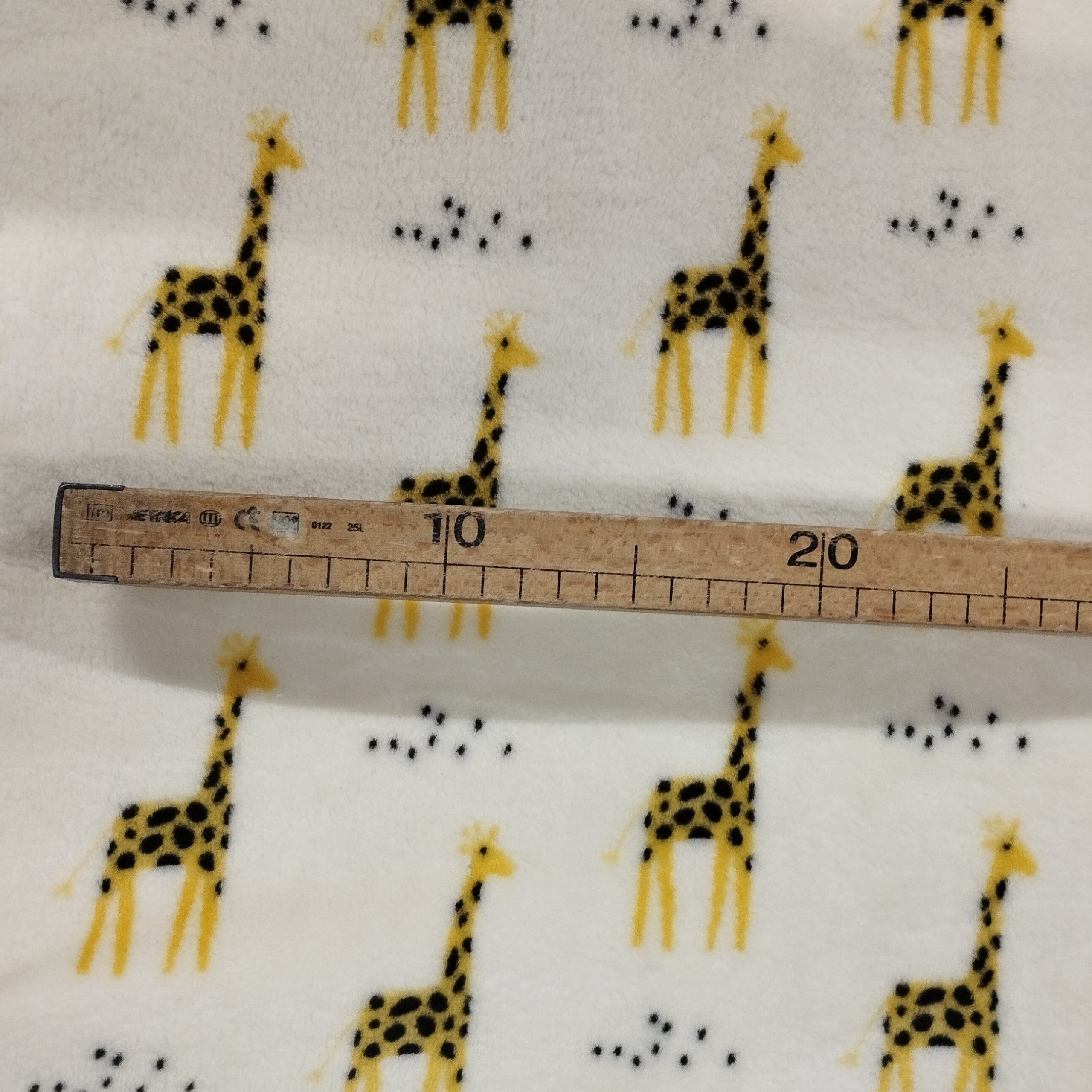 Tissu doudou imprimé girafe mètre